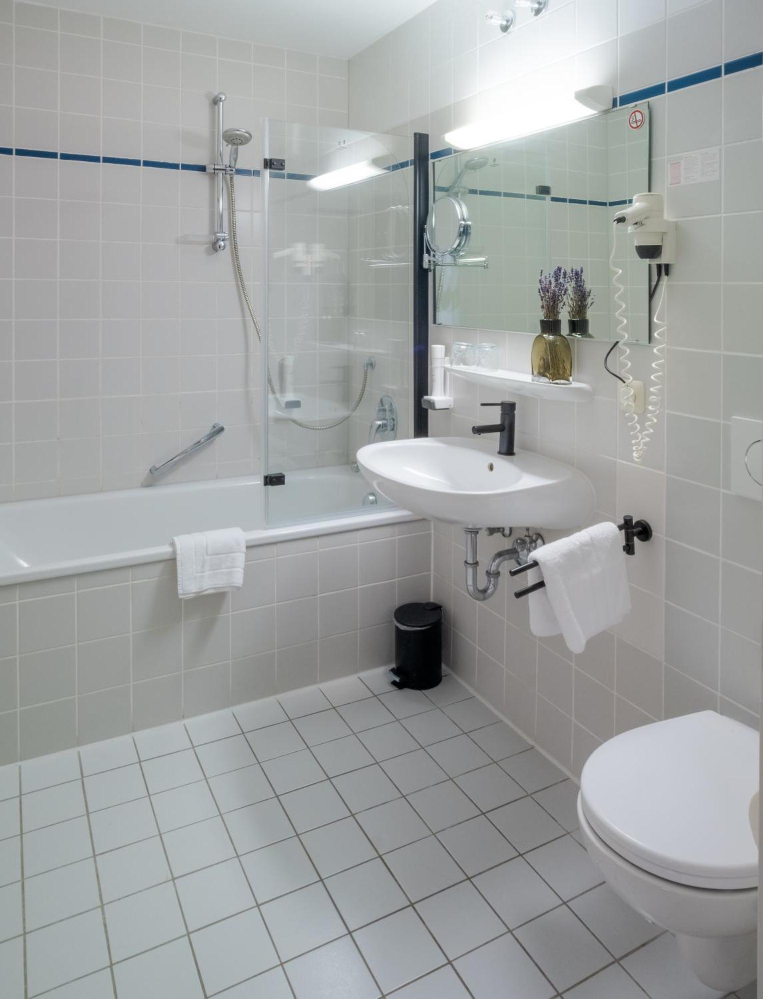 Hotel Goldener Hirsch Kaufbeuren Ngoại thất bức ảnh