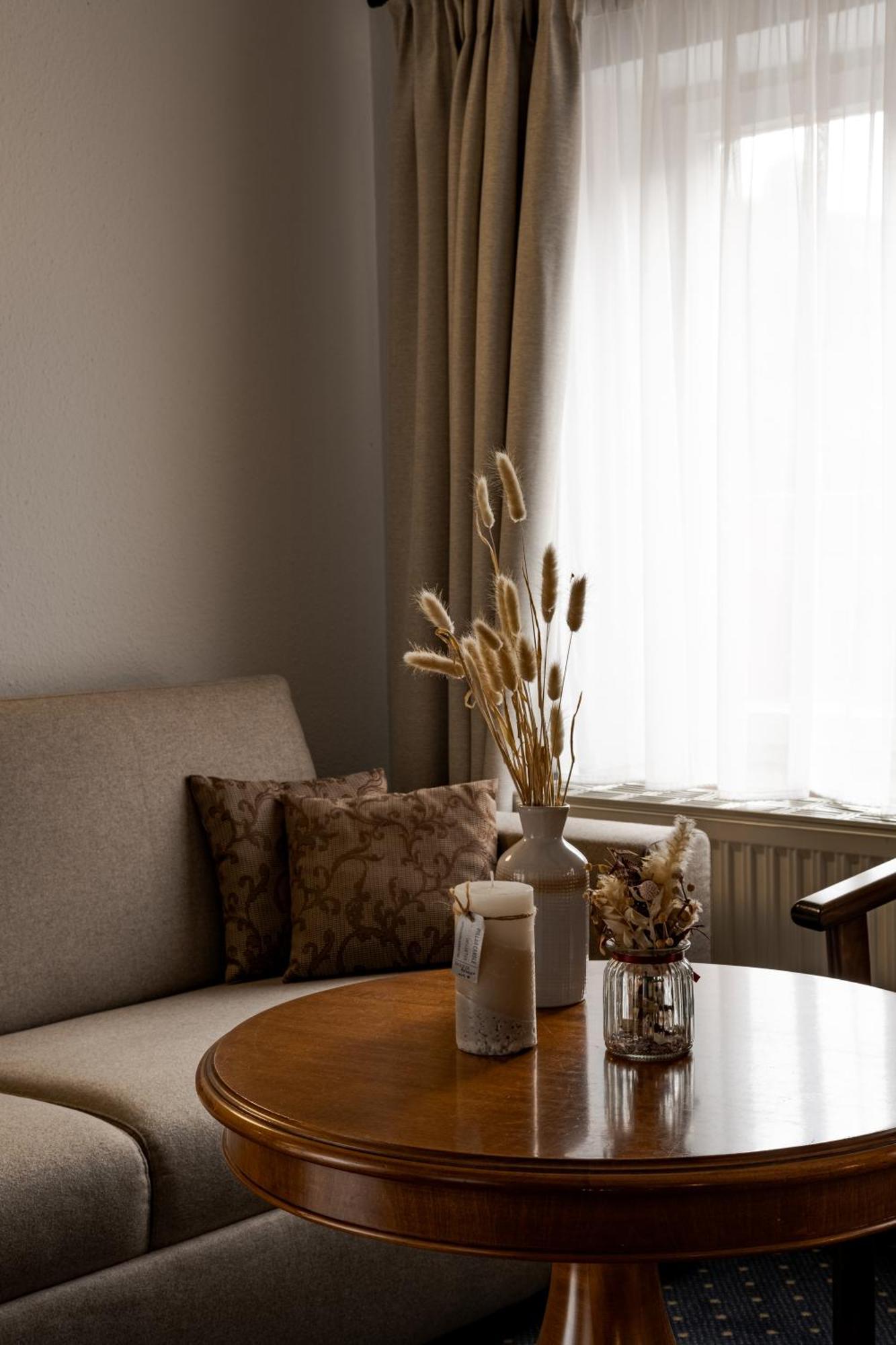 Hotel Goldener Hirsch Kaufbeuren Ngoại thất bức ảnh