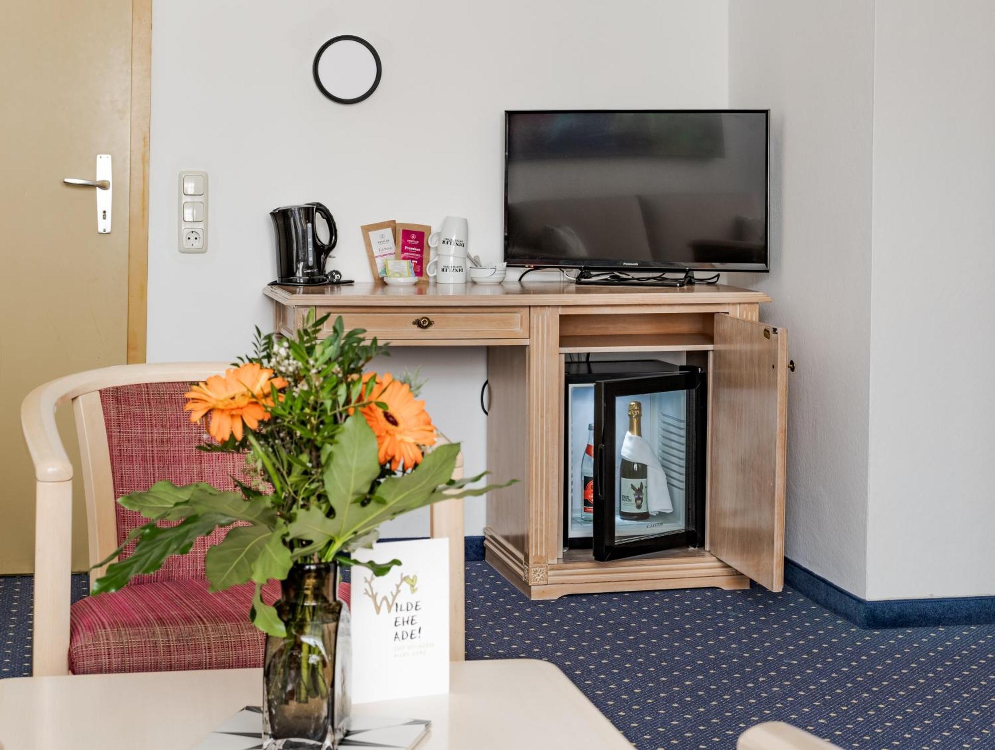Hotel Goldener Hirsch Kaufbeuren Ngoại thất bức ảnh