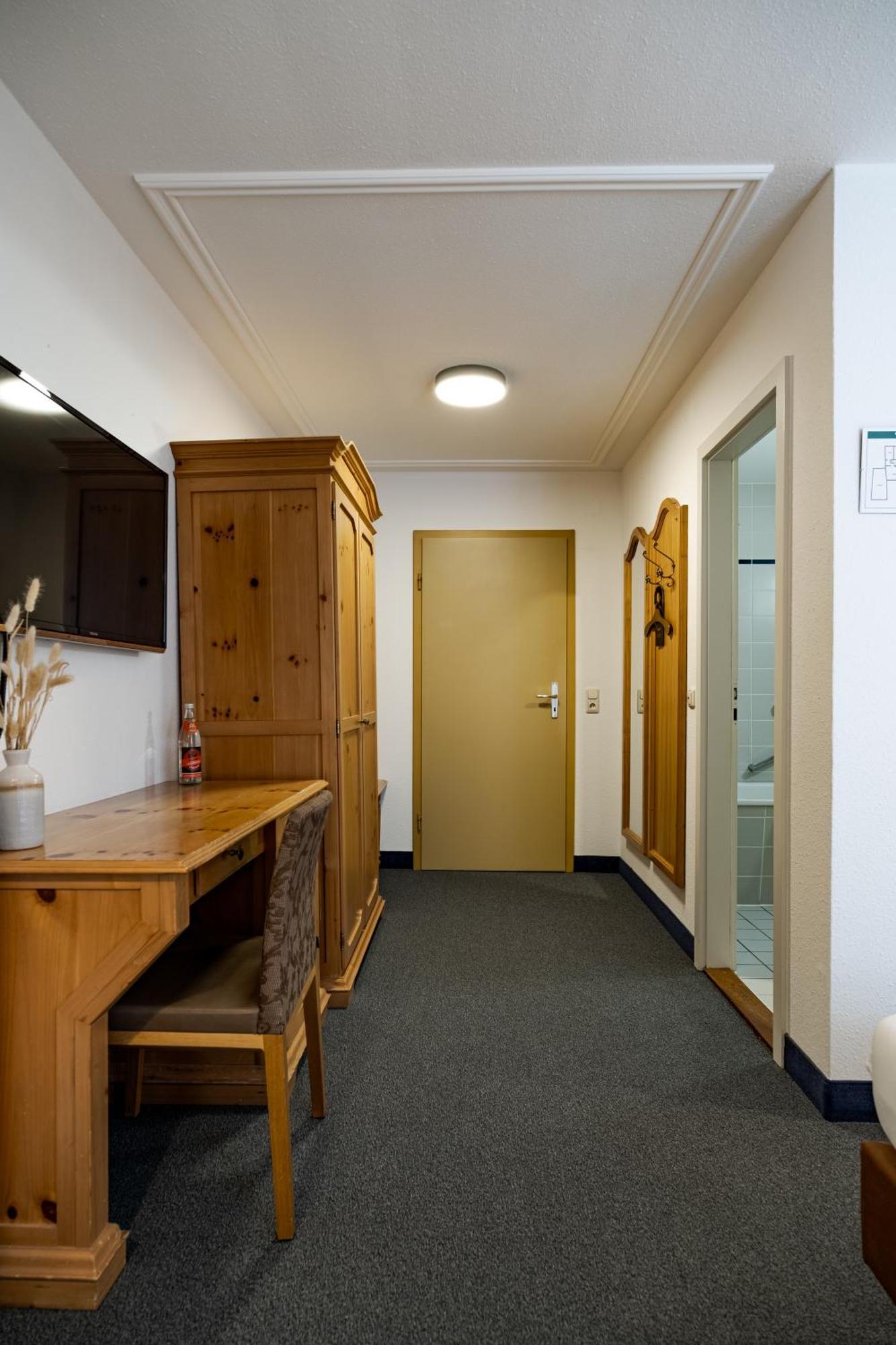 Hotel Goldener Hirsch Kaufbeuren Ngoại thất bức ảnh