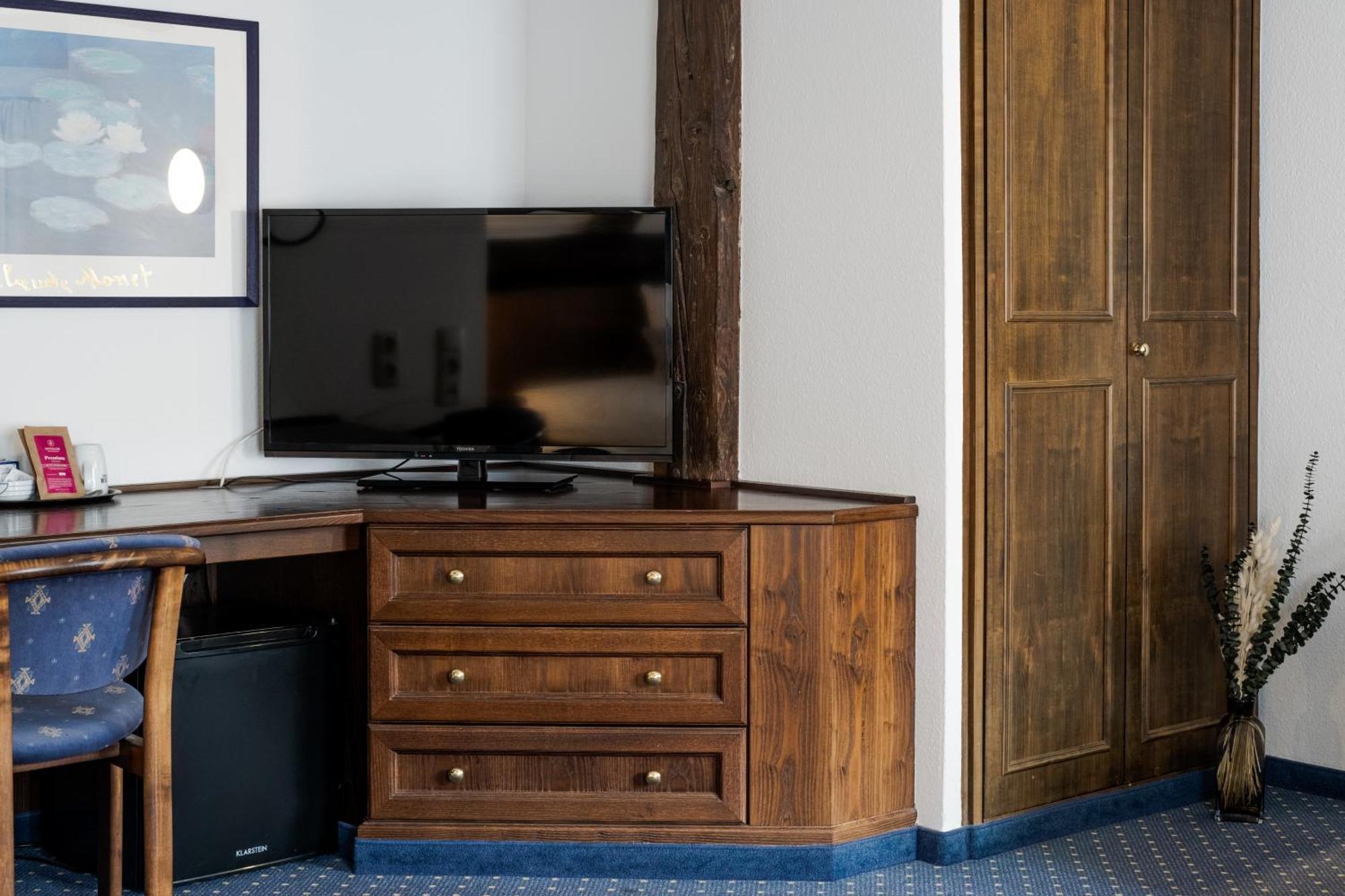 Hotel Goldener Hirsch Kaufbeuren Phòng bức ảnh