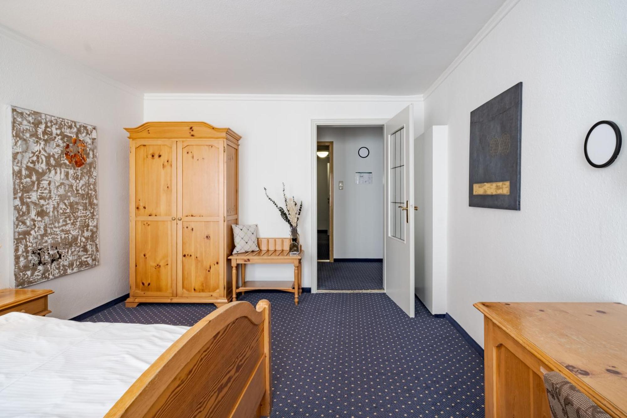 Hotel Goldener Hirsch Kaufbeuren Phòng bức ảnh