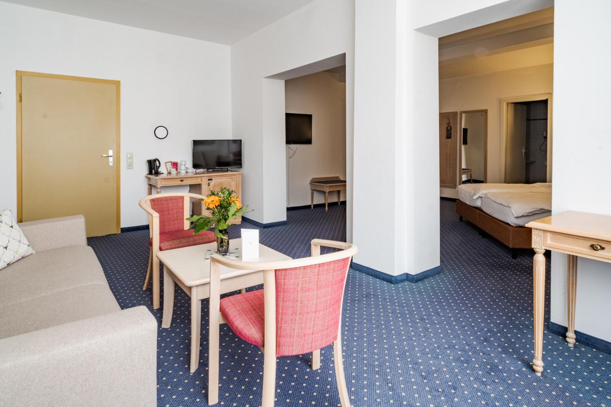 Hotel Goldener Hirsch Kaufbeuren Phòng bức ảnh